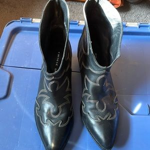Chinese Laundry black leather stitched boots
